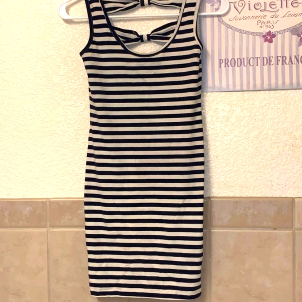 Derek Heart Dress Size S